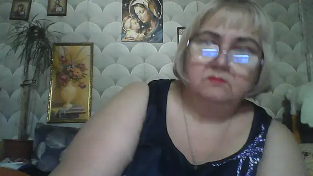 Snapshot of MarinaFarina53 chatting on June 2026 05:09:01 AM MarinaFarina53 online show from June 2026 05:09:01 AM
