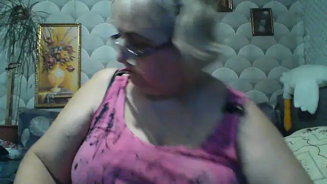 Snapshot of MarinaFarina53 chatting on June 2026 05:36:02 PM MarinaFarina53 online show from June 2026 05:36:02 PM