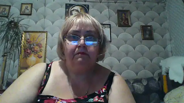 Snapshot of MarinaFarina53 chatting on June 2026 08:22:01 PM MarinaFarina53 online show from June 2026 08:22:01 PM