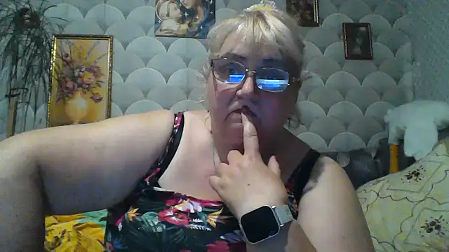Snapshot of MarinaFarina53 chatting on June 2026 05:10:02 PM MarinaFarina53 online show from June 2026 05:10:02 PM