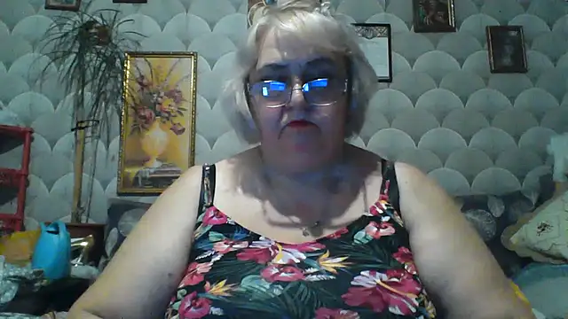 Snapshot of MarinaFarina53 chatting on June 2026 06:09:02 PM MarinaFarina53 online show from June 2026 06:09:02 PM