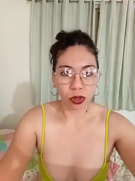 Mia essence online show from May 2026 11:43:02 PM
