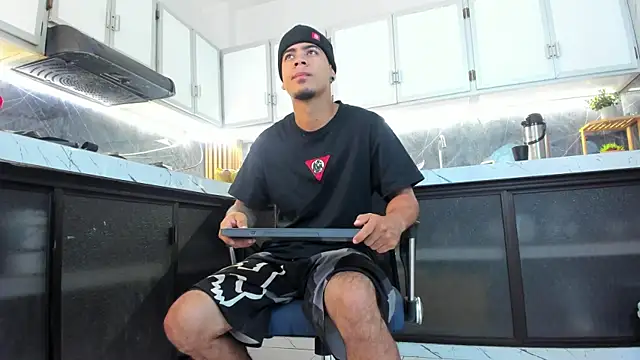 Snapshot of criss_hardcock_ chatting on May 2026 01:08:02 PM criss hardcock online show from May 2026 01:08:02 PM