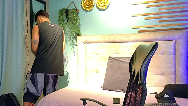 Snapshot of criss_hardcock_ chatting on June 2026 01:20:02 PM criss hardcock online show from June 2026 01:20:02 PM