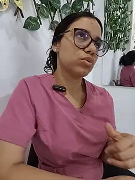 alanahot94 online show from June 2026 06:43:02 PM