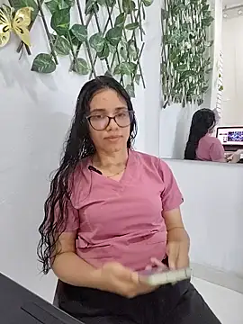 alanahot94 online show from June 2026 03:36:01 PM