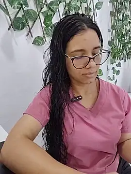 alanahot94 online show from June 2026 04:19:02 PM