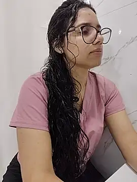 alanahot94 online show from July 2026 09:27:01 PM