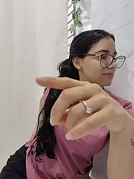alanahot94 online show from July 2026 07:50:01 PM