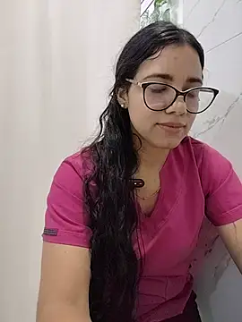 alanahot94 online show from August 2026 10:52:02 PM