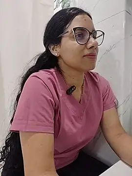 alanahot94 online show from August 2026 09:28:02 PM