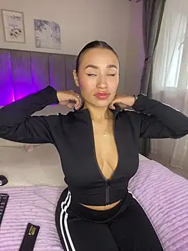 Snapshot of Victoria_Hils chatting on May 2026 04:16:01 PM Victoria Hils online show from May 2026 04:16:01 PM
