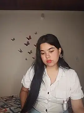MiiaHott W online show from May 2026 02:57:02 PM