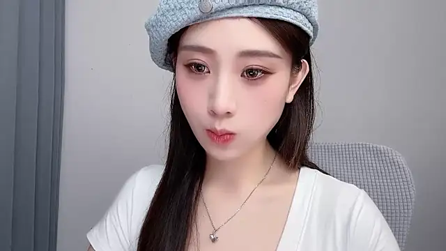  222Mia online show from June 2026 12:22:01 PM