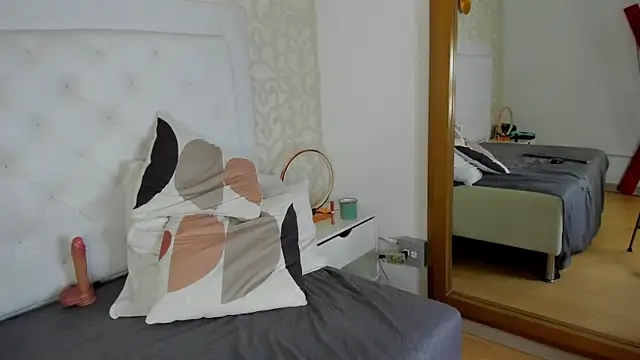 candy eyes  online show from May 2026 06:00:01 AM
