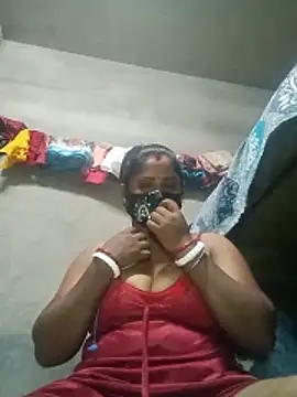 Snapshot of Miss-poly chatting on June 2026 04:56:02 PM Miss-poly online show from June 2026 04:56:02 PM