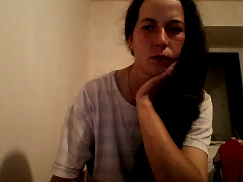 Snapshot of DanicaFey chatting on May 2026 06:37:02 PM DanicaFey online show from May 2026 06:37:02 PM