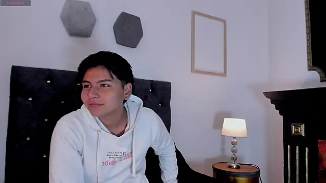 Snapshot of _maximo_1 chatting on June 2026 01:21:02 PM maximo 1 online show from June 2026 01:21:02 PM