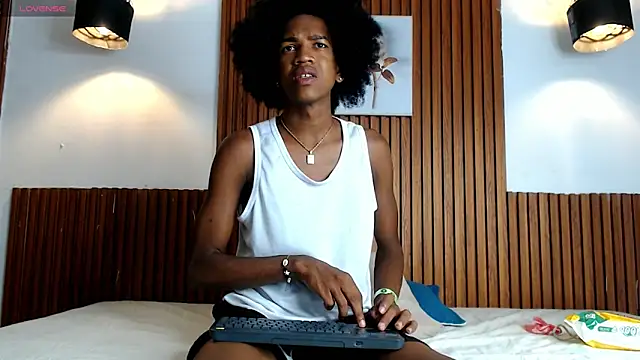 Snapshot of Afrowayuu chatting on May 2026 05:56:01 PM Afrowayuu online show from May 2026 05:56:01 PM