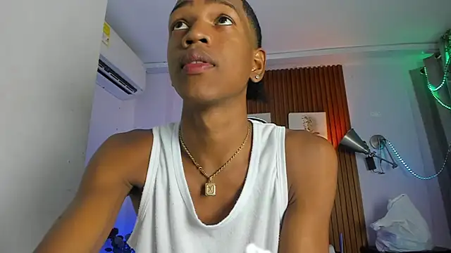 Snapshot of Afrowayuu chatting on June 2026 05:24:02 PM Afrowayuu online show from June 2026 05:24:02 PM