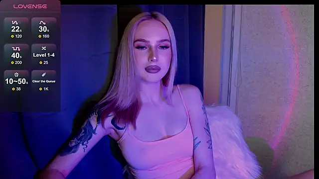 Snapshot of MichelleVelour chatting on June 2026 05:13:02 PM MichelleVelour online show from June 2026 05:13:02 PM
