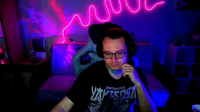 MeLanXolik online show from June 2026 07:40:02 PM
