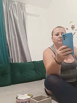 Snapshot of JuliaBestX chatting on July 2026 09:32:01 PM JuliaBestX online show from July 2026 09:32:01 PM