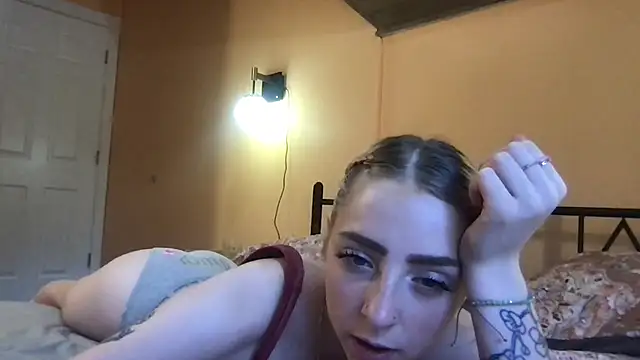 Snapshot of Roxybluee chatting on June 2026 02:47:02 AM Roxybluee online show from June 2026 02:47:02 AM