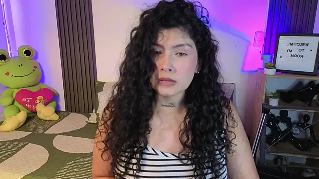LadyVelvett online show from May 2026 02:39:01 AM