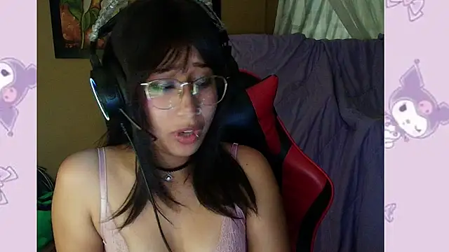 Snapshot of laritlover chatting on June 2026 05:10:01 AM laritlover online show from June 2026 05:10:01 AM