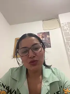 Snapshot of Casandra_inthemorning chatting on May 2026 01:24:02 AM Casandra inthemorning online show from May 2026 01:24:02 AM