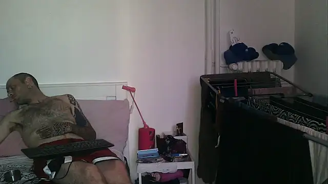 Snapshot of imponenteZeus chatting on June 2026 08:23:02 AM imponenteZeus online show from June 2026 08:23:02 AM