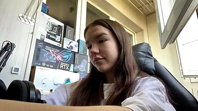 Snapshot of FewerCadre chatting on May 2026 09:05:01 AM FewerCadre online show from May 2026 09:05:01 AM