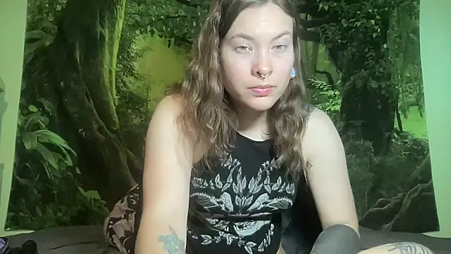 Snapshot of mo0ngoddess chatting on May 2026 02:51:02 AM mo0ngoddess online show from May 2026 02:51:02 AM