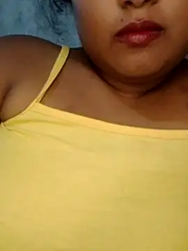 Snapshot of Rishwana77 chatting on June 2026 04:52:02 AM Rishwana77 online show from June 2026 04:52:02 AM