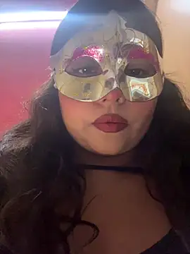 Snapshot of SlutrySiren chatting on June 2026 05:58:02 PM SlutrySiren online show from June 2026 05:58:02 PM