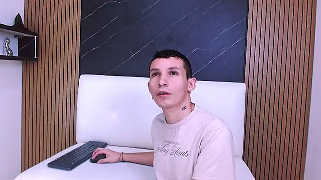 Isak Berekoa online show from May 2026 03:00:01 AM