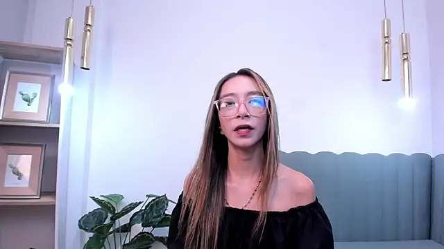 HannaCarttier  online show from June 2026 12:09:02 PM
