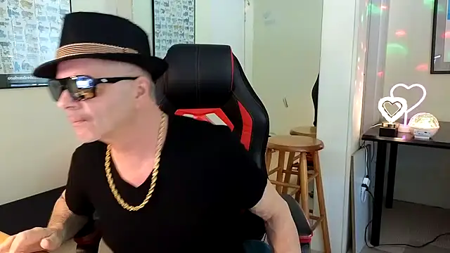 hotdadbod online show from January 2025 09:32:02 PM