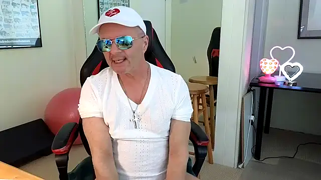 hotdadbod online show from February 2025 09:39:02 PM