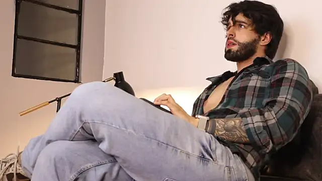 JuanMillano online show from May 2026 01:35:02 AM