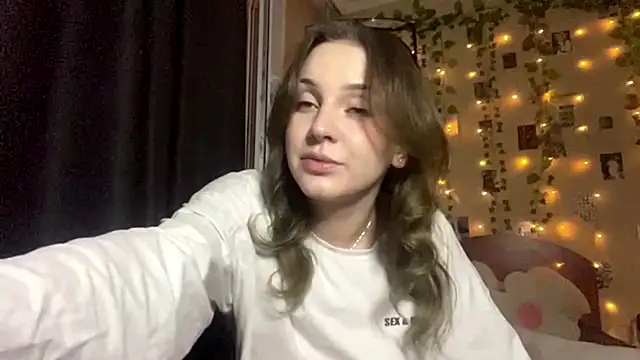 Snapshot of cherryscrush chatting on May 2026 06:57:02 PM cherryscrush online show from May 2026 06:57:02 PM