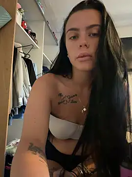 Snapshot of XemzX chatting on May 2026 10:01:01 AM XemzX online show from May 2026 10:01:01 AM