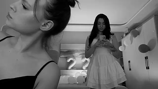 MoonkissGirls online show from May 2026 11:01:04 PM