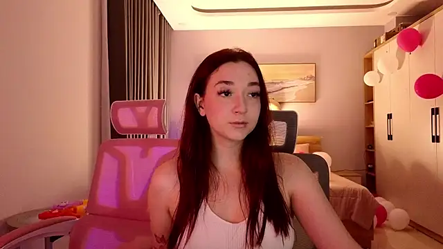 MoonkissGirls online show from May 2026 01:43:02 PM