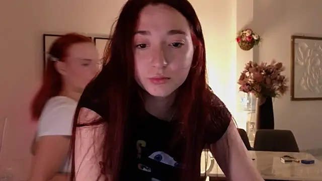 MoonkissGirls online show from July 2026 04:04:02 PM