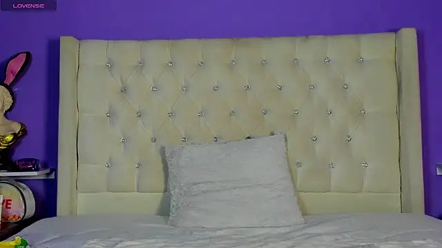 Snapshot of candy_queens_ chatting on May 2026 07:42:02 PM candy queens online show from May 2026 07:42:02 PM