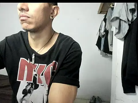 Snapshot of aquiles04 chatting on July 2026 09:10:01 PM aquiles04 online show from July 2026 09:10:01 PM