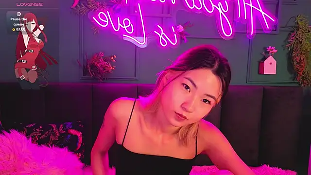 Snapshot of Runi_Asian chatting on July 2026 01:22:01 AM Runi Asian online show from July 2026 01:22:01 AM