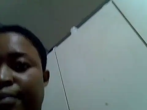 Snapshot of Queenleahx chatting on May 2026 08:21:02 AM Queenleahx online show from May 2026 08:21:02 AM